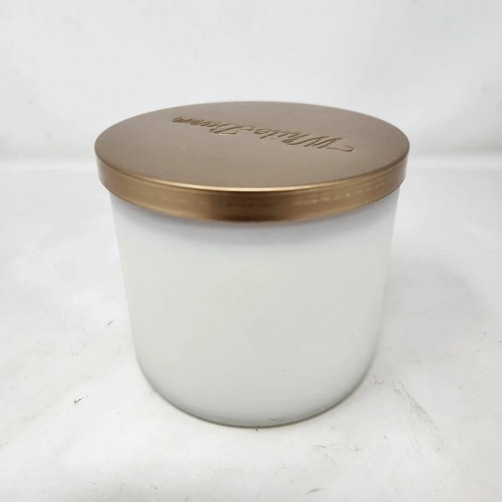 Bath Body Works Crushed Candy Cane 3 Wick Candle 14.5 oz White Barn Polar Bear